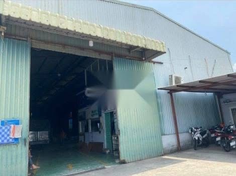 Cho thuê kho-xưởng An Phú Đông, quận 12, DT 1.432m², điện 3 pha, giá thuê 70 triệu/tháng.