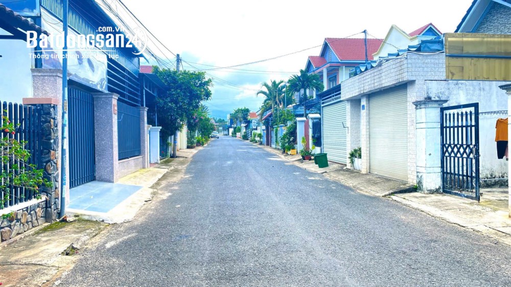Chính chủ bán lô đất 2 mặt tiền Nguyễn Thị Minh Khai, Đức Trọng, 246m², 219m² thổ cư, giá 7 tỷ.