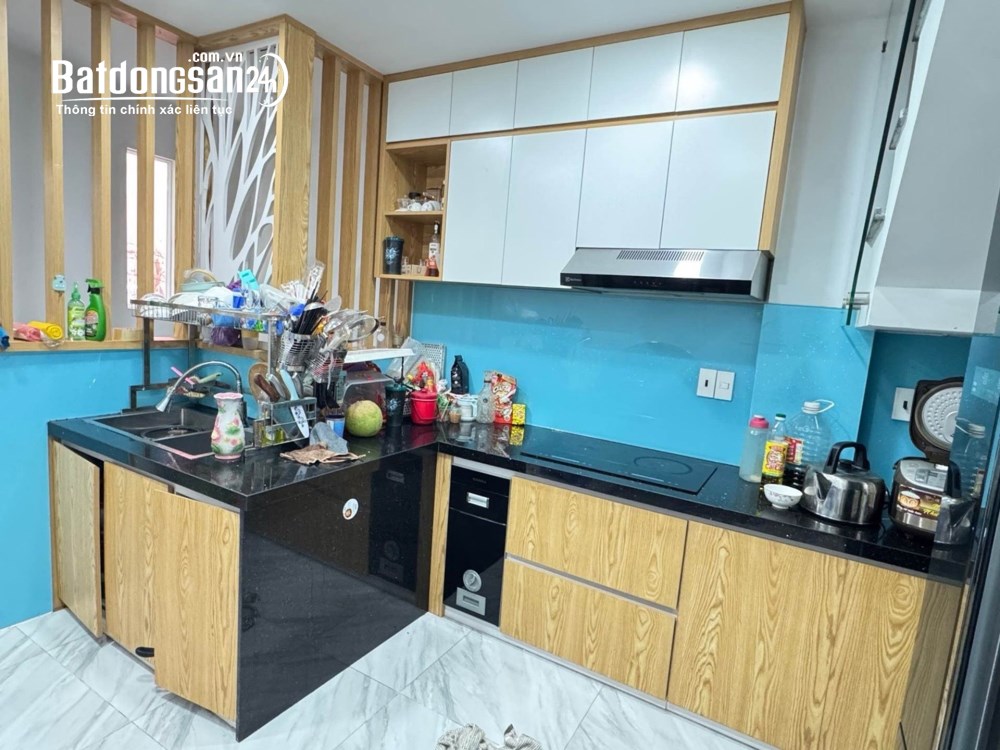Bán nhà Đ. Nguyễn Ngọc Lộc, Quận 10, 5 tầng, hẻm xe hơi vào nhà, sổ hồng, giá chỉ 8 tỷ.