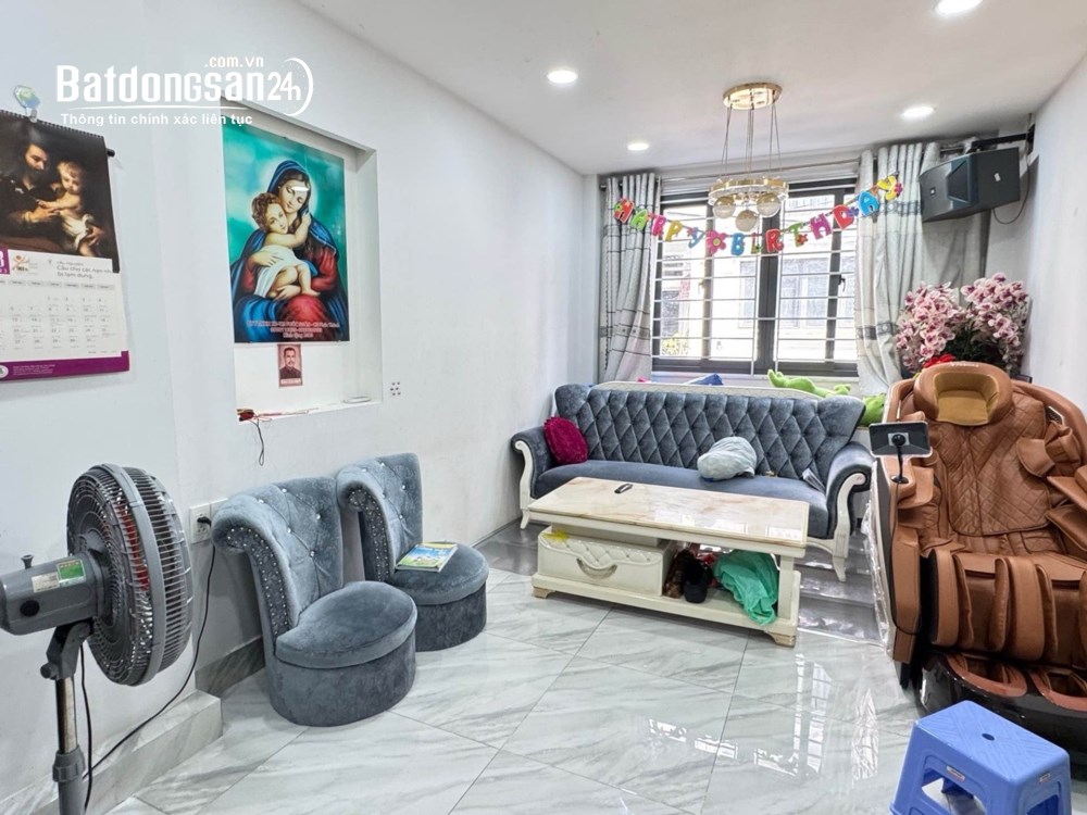 Bán nhà Đ. Nguyễn Ngọc Lộc, Quận 10, 5 tầng, hẻm xe hơi vào nhà, sổ hồng, giá chỉ 8 tỷ.