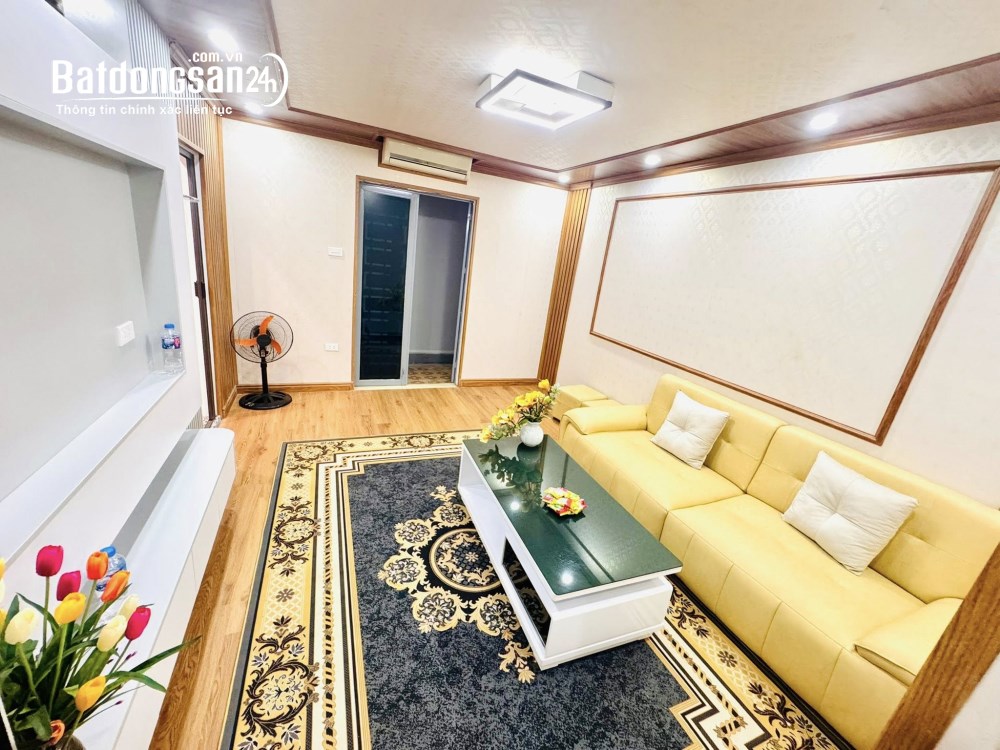 Chính chủ bán nhà Đoàn Thị Điểm, Đống Đa, 22m² lô góc, 5 tầng mới đẹp, sổ riêng, giá 5,4 tỷ.