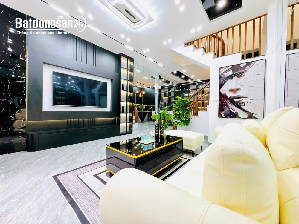 Chính chủ bán nhà Giảng Võ, Đống Đa, 22m², 5 tầng, 100m ra ô tô, 5,4 tỷ.