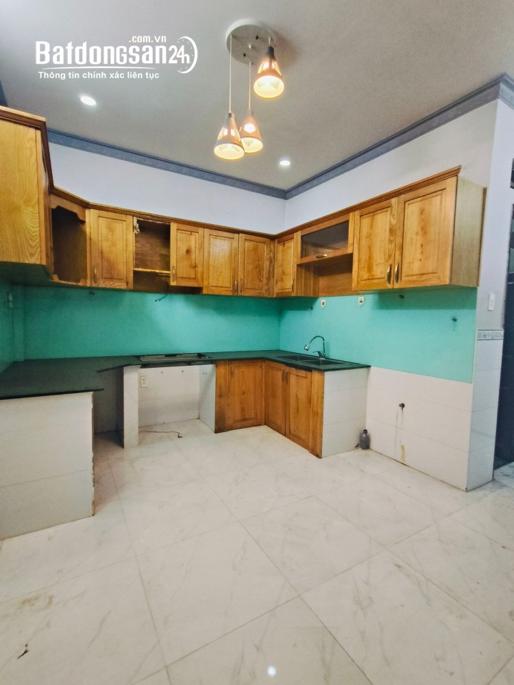 Dương Bá Trạc, quận 8, nhà lô góc, sổ hồng hoàn công, hẻm xe hơi 10 bước, 2 phòng ngủ.