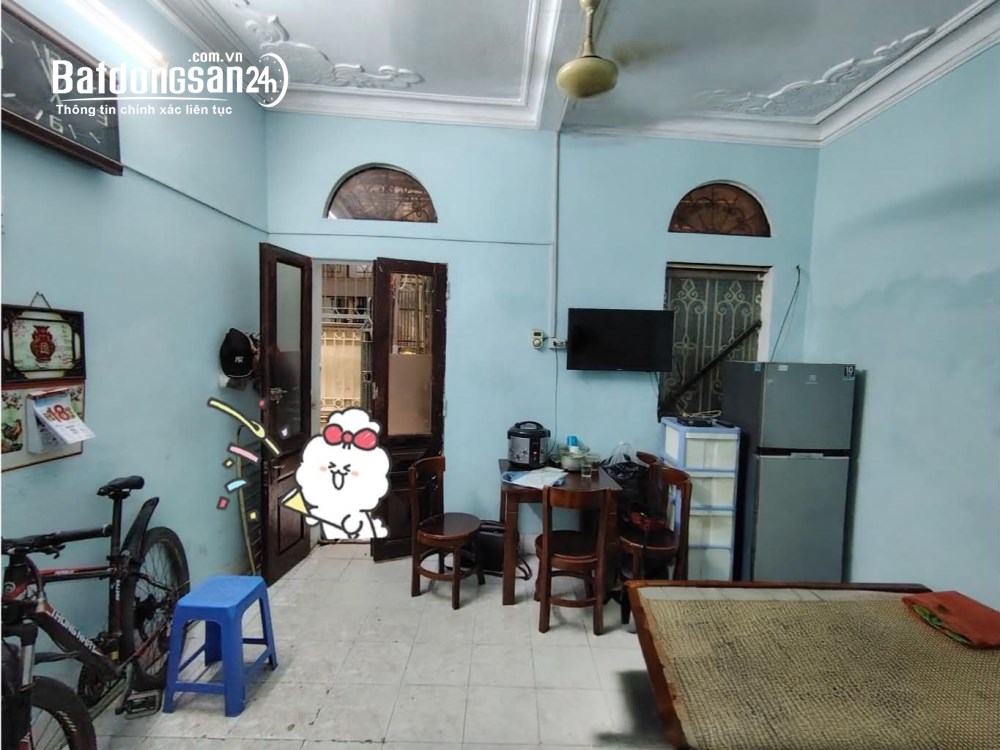 Bán nhà phố Hào Nam, Đống Đa 42m², hơn 7 tỷ, ngõ thông rộng, tiềm năng 7 tầng.