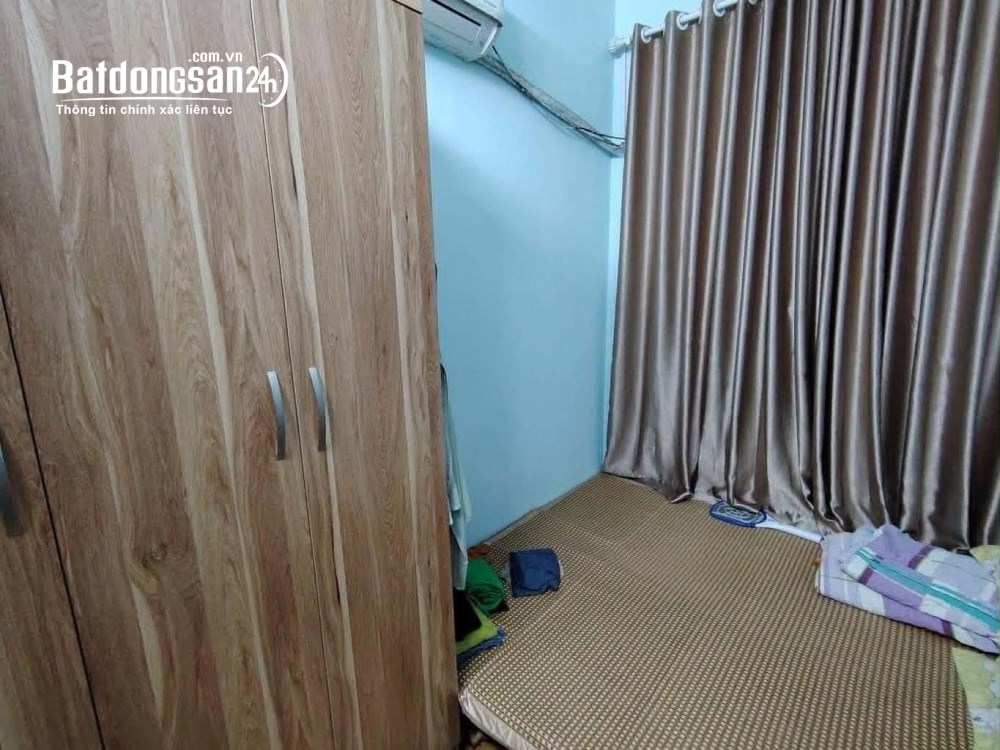 Bán nhà phố Hào Nam, Đống Đa 42m², hơn 7 tỷ, ngõ thông rộng, tiềm năng 7 tầng.
