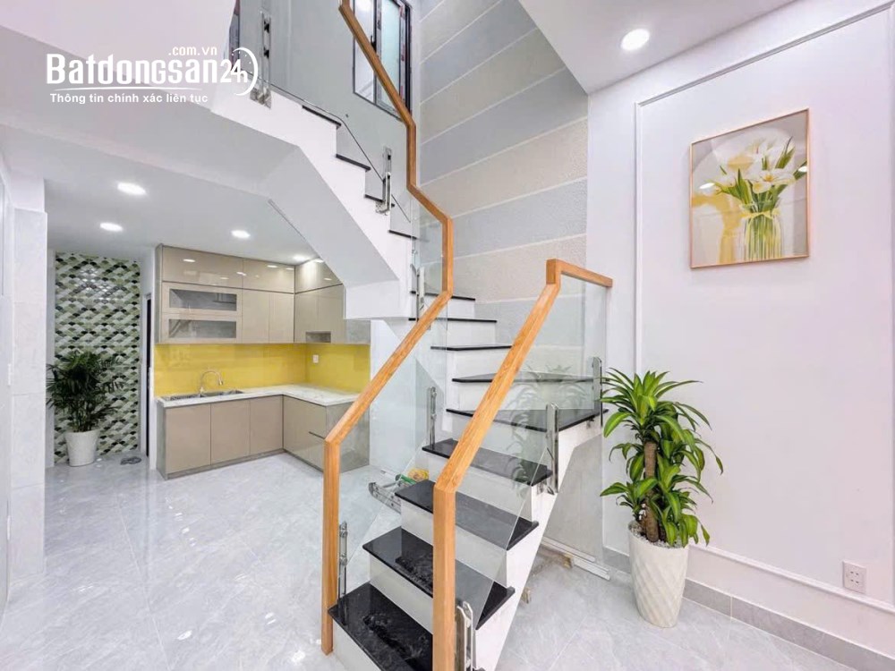 Nhà mặt tiền Hồ Văn Cống, P. Bình Dương, TP.HCM 120m², 1 trệt 1 lầu 1 sân thượng, giá 2 tỷ.
