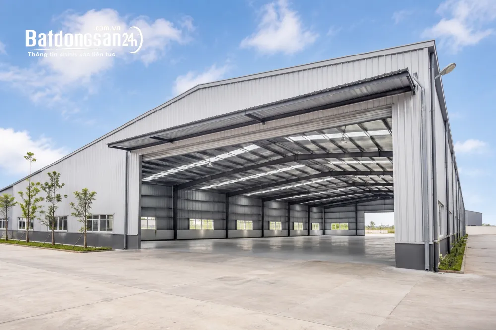 Cho thuê kho xưởng KCN Hòa Khánh, Đà Nẵng 2.000m², giá 65.000đ/m², container vào tận nơi.