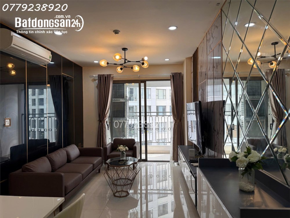Cho thuê căn hộ Saigon Royal Residence 82m2 ban công view thoáng, 23,5tr/th.