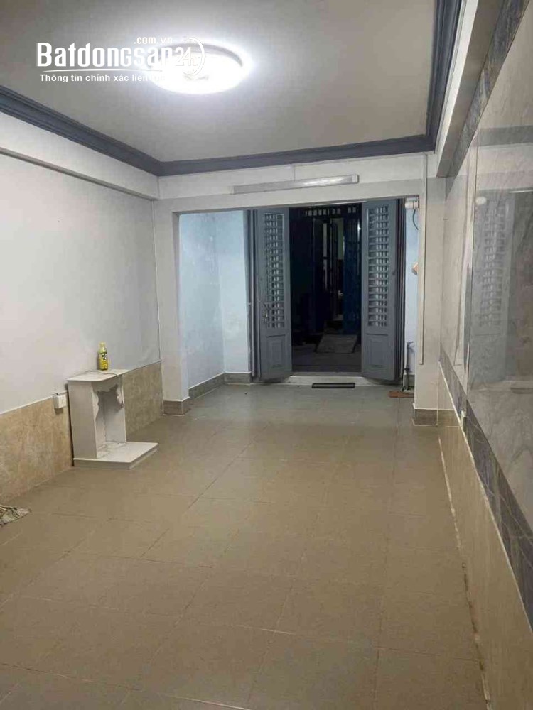 Nhà hẻm xe hơi Quận 8, 42m², sổ hồng riêng, hoàn công chuẩn, giá 5,3 tỷ.