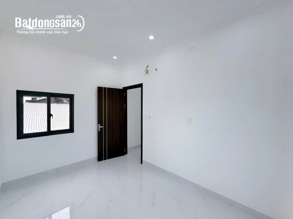 Nhà sổ hồng, hoàn công, Phường Trấn Biên, Đồng Nai, DT 42m², đường ô tô, 1 trệt 1 lầu.