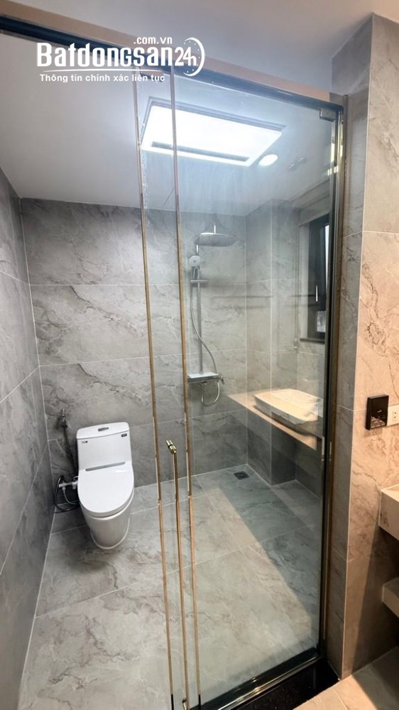 Nhà mặt phố Kim Quan Thượng, Long Biên, 50,2m², 7 tầng, thang máy, gara ô tô, sổ đỏ chính chủ.