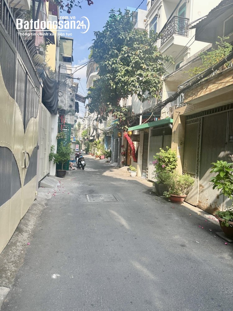 Bán nhà Quận 10, DT 43m², giá 6,6 tỷ, 4 tầng BTCT, gần ĐH Bách khoa và Viện 115.