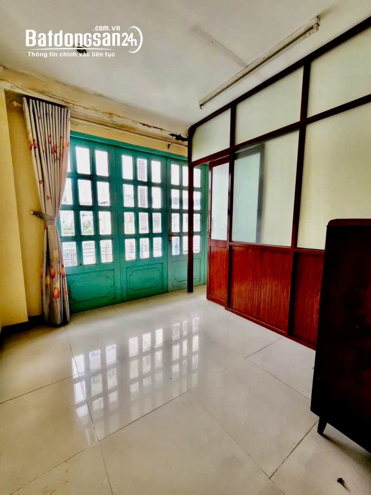 Bán nhà Quận 10, DT 43m², giá 6,6 tỷ, 4 tầng BTCT, gần ĐH Bách khoa và Viện 115.