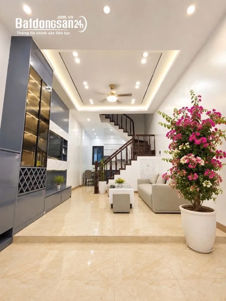 Nhà gần Hồ Ba Mẫu, phường Văn Miếu - Quốc Tử Giám, 52m², 4 tầng, full nội thất, hơn 10 tỷ.