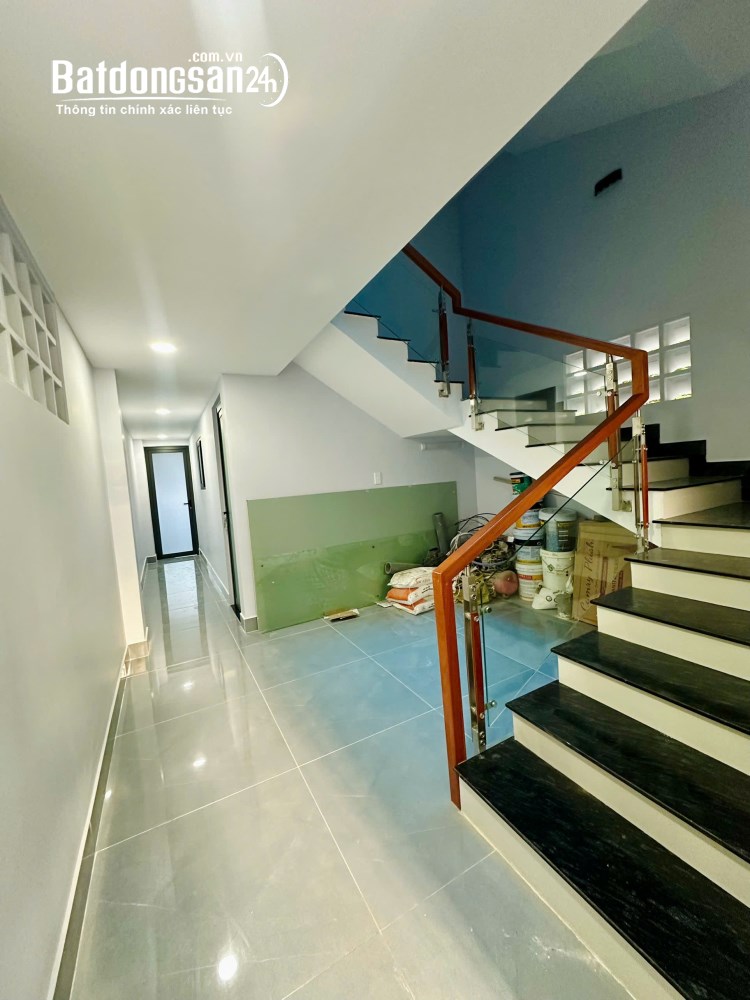14 phòng CHDV Trường Thọ Thủ Đức, 102m², 5 tầng, dòng tiền 700 triệu/năm.