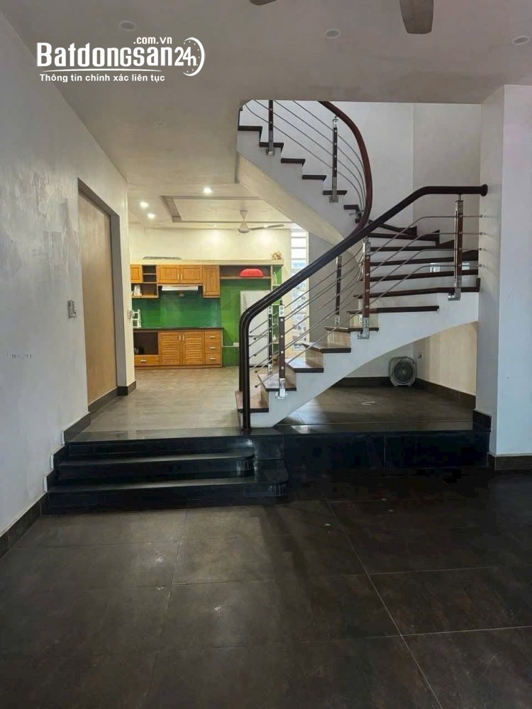 Cho thuê căn biệt thự mini 2 tầng mặt phố khu Hải Tân, TP Hải Dương, 128m2, 4 ngủ, giá 9 tr/th.