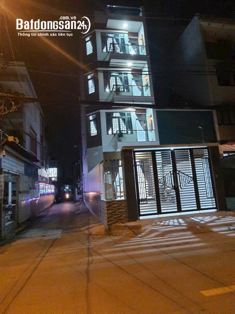 Căn góc 2 mặt tiền Thủ Đức, 89m², nhà mới, giá 15 tỷ.