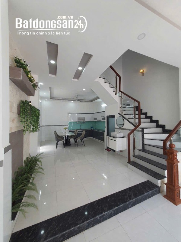 Căn góc 2 mặt tiền Thủ Đức, 89m², nhà mới, giá 15 tỷ.