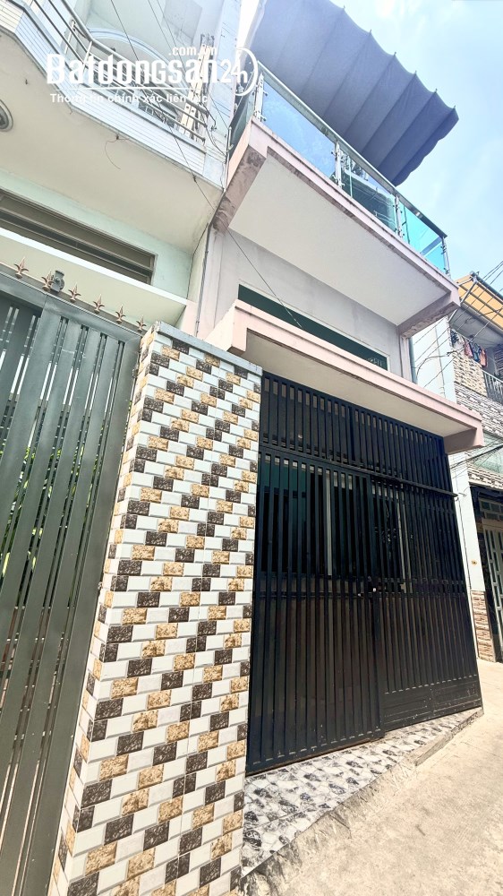Nhà 3 tầng ngay chợ Phạm Văn Hai, P. Tân Sơn Hòa, TP Hồ Chí Minh, 3PN, chỉ 5,9 tỷ.