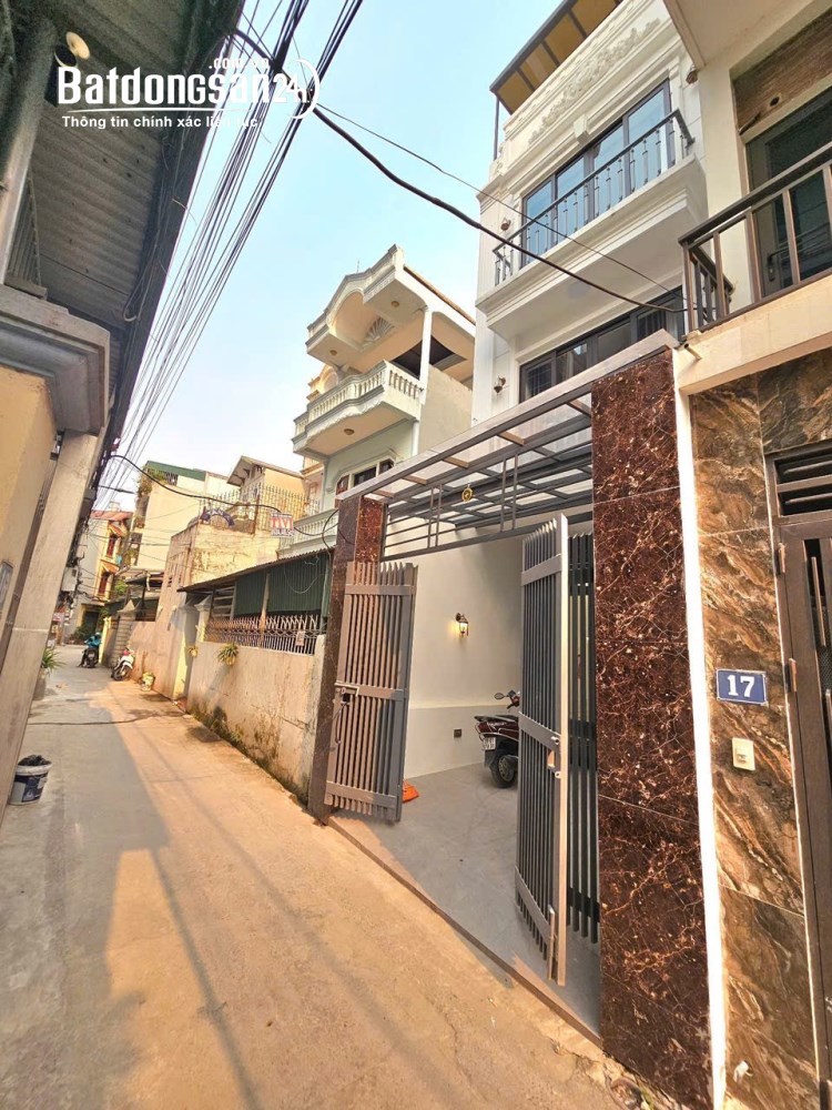 Bán nhà Đường Nguyễn Thời Trung, Long Biên, 68m², nhà dân xây, 2 thoáng trước sau, chỉ 10,2 tỷ.