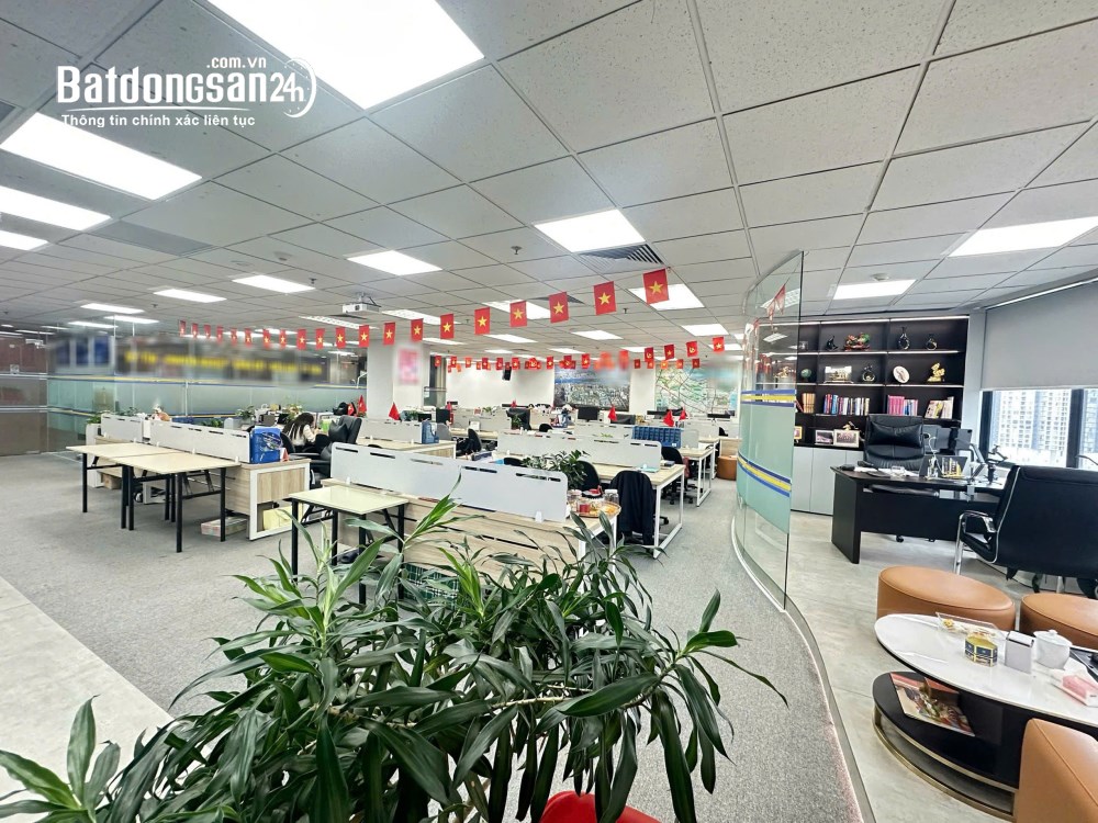 Cho thuê văn phòng 250m2 tại số 19 Tố Hữu, Nam Từ Liêm, setup sẵn nội thất, giá tốt.