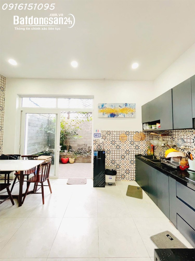 Cho thuê nhà Thạnh Xuân 25 Thới An, 80m², 13,5 triệu/tháng, 3 phòng ngủ master, xe hơi trong nhà.