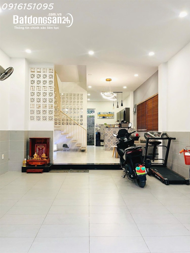 Cho thuê nhà Thạnh Xuân 25 Thới An, 80m², 13,5 triệu/tháng, 3 phòng ngủ master, xe hơi trong nhà.