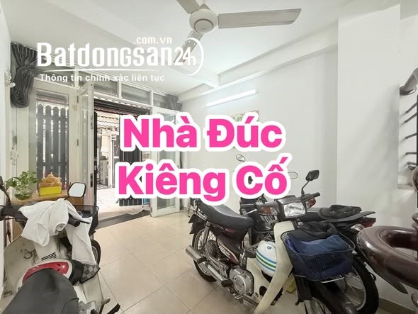 Nhà 7 phòng ngủ gần chợ Nhật Tảo, Đại học Kinh tế, Bệnh viện Chợ Rẫy, giá 6.9 tỷ.