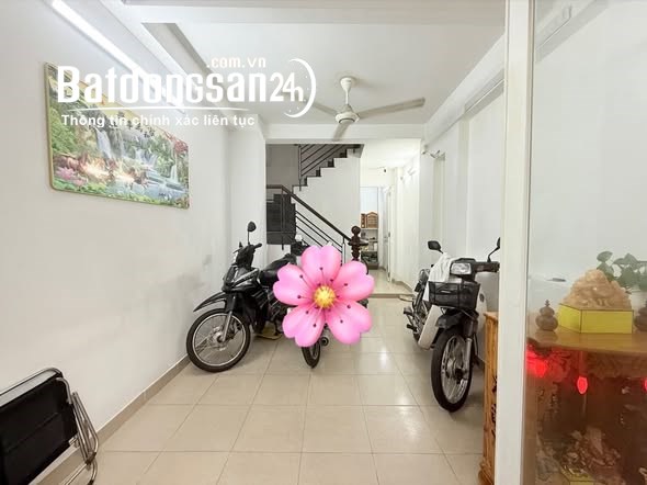 Nhà 7 phòng ngủ gần chợ Nhật Tảo, Đại học Kinh tế, Bệnh viện Chợ Rẫy, giá 6.9 tỷ.