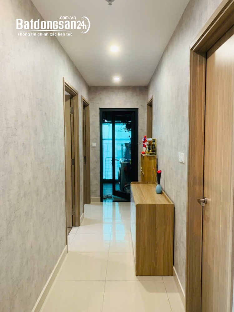 Bán căn hộ 3PN 76.4m2 tại Vinhomes Ocean Park, view bể bơi, nội thất sang trọng, giá 4.5 tỷ.