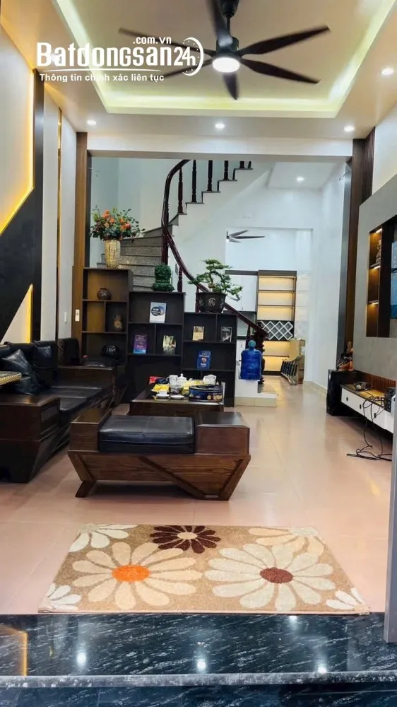 Bán nhà 3 tầng, 45.6m2 tại ngõ phố Quang Trung, đối diện Viện Mắt, TP. Hải Dương, giá 2.48 tỷ.