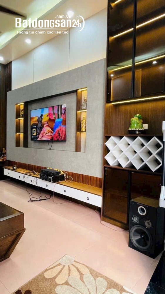 Bán nhà 3 tầng, 45.6m2 tại ngõ phố Quang Trung, đối diện Viện Mắt, TP. Hải Dương, giá 2.48 tỷ.