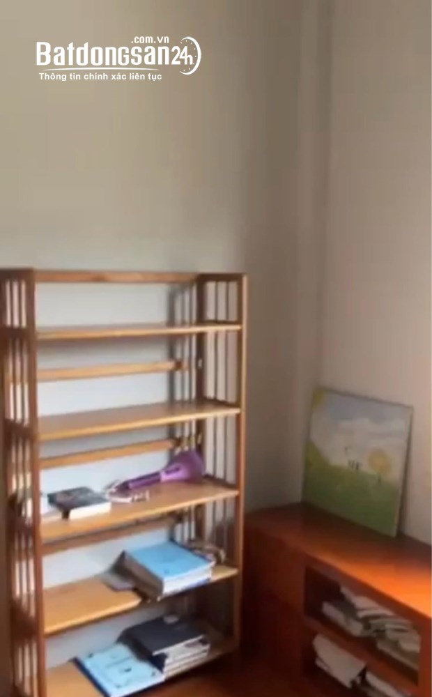 Bán nhà 39m2, 4 tầng, gần phố tại quận Hoàng Mai, giá hơn 7 tỷ, 5 phòng ngủ, kinh doanh tốt.