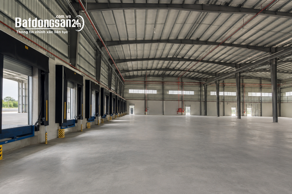 Cho thuê kho xưởng KCN Hòa Khánh, Đà Nẵng, DT1.700m², dock xuất nhập, giá 60K/m².