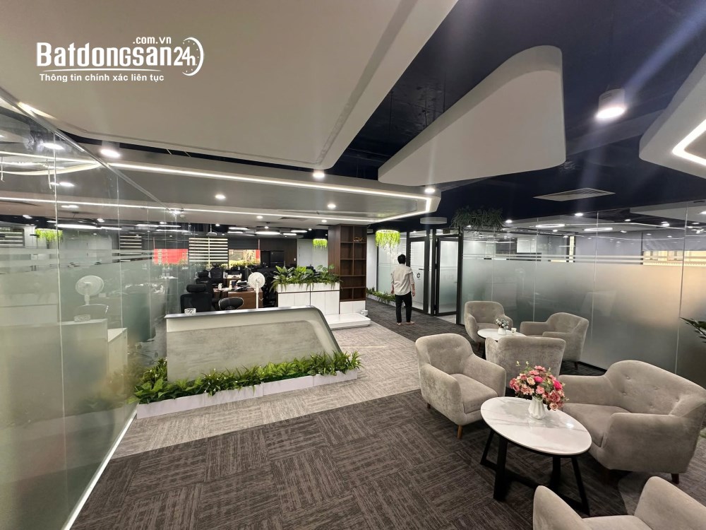 Cho thuê văn phòng Audi Tower Phạm Hùng 226m², 11 USD all in, đối diện Trung tâm Hội nghị.