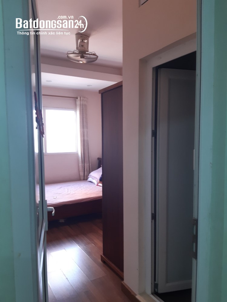 Bán căn hộ CT2B - KĐT Nghĩa Đô Hoàng Quốc Việt, 71m2, 3 phòng ngủ, giá 6,9 tỷ, sổ đỏ lâu dài.