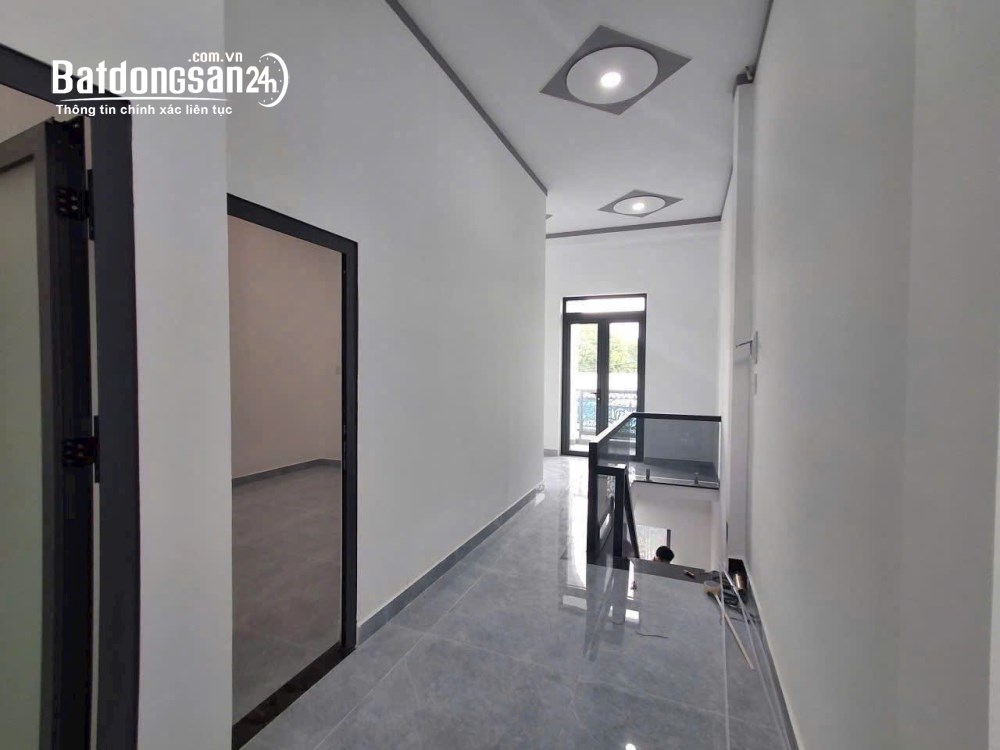 Bán nhà 1 trệt 1 lầu, 75m2 tại Tân Vạn, Biên Hoà, nở hậu, tặng nội thất cao cấp, sổ hồng hoàn công.
