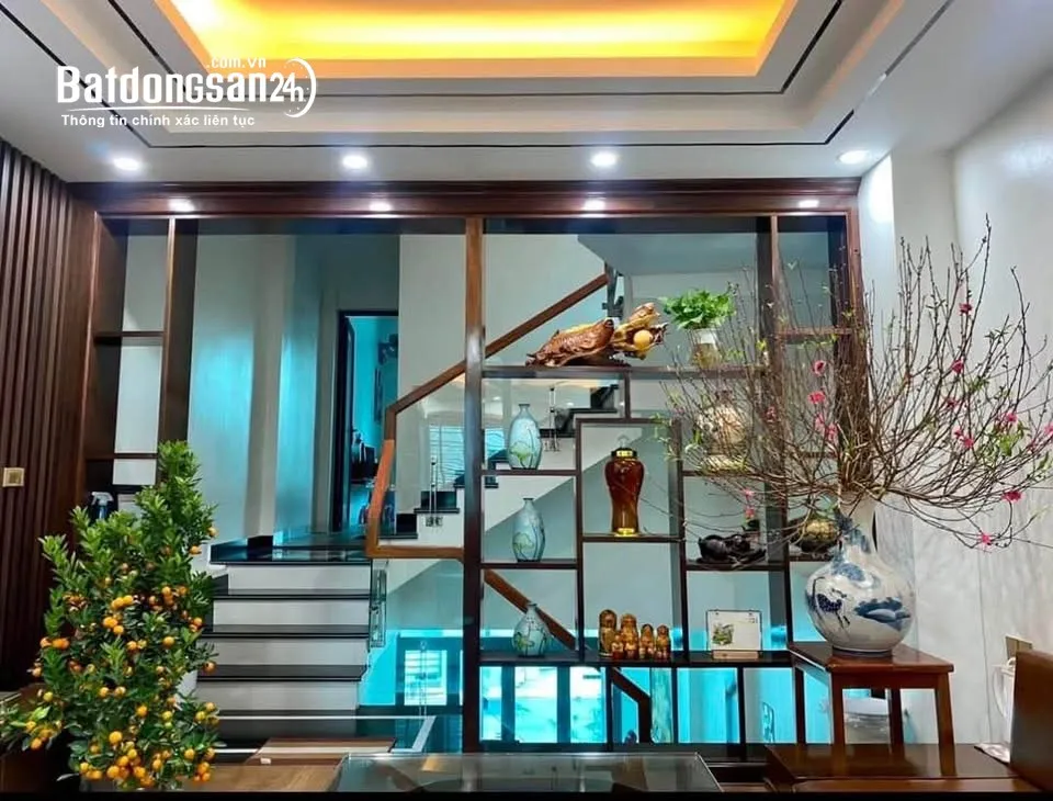 Bán nhà 3 tầng mặt phố Bình Lộc, ph Tân Bình, TP HD, 65m2, 3 ngủ, gara oto, gần chợ.