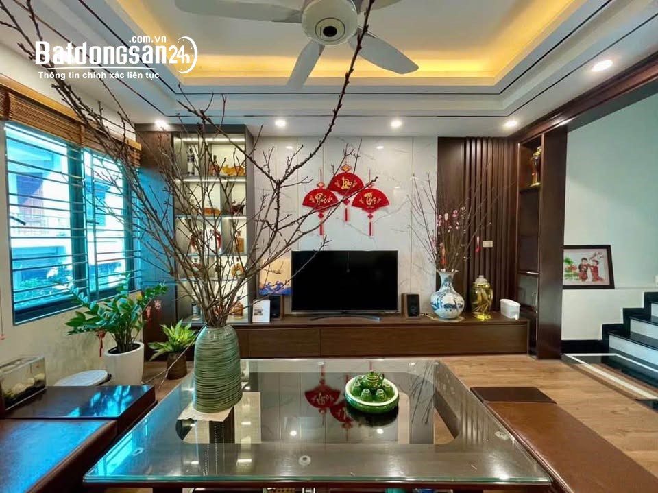 Bán nhà 3 tầng mặt phố Bình Lộc, ph Tân Bình, TP HD, 65m2, 3 ngủ, gara oto, gần chợ.