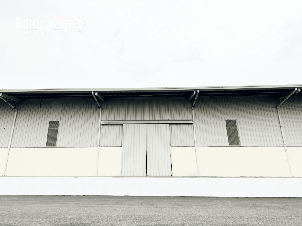 Cho Thuê Sân Bãi 3.000m² KCN Quang Minh | Xe Container Ra Vào 24/7