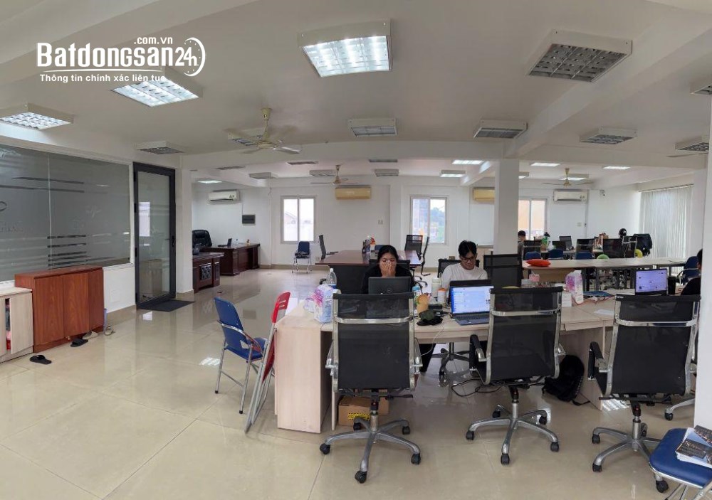 Cho thuê văn phòng Trường Sơn 176m² giá 55 triệu/tháng, gần sân bay Tân Sơn Nhất.