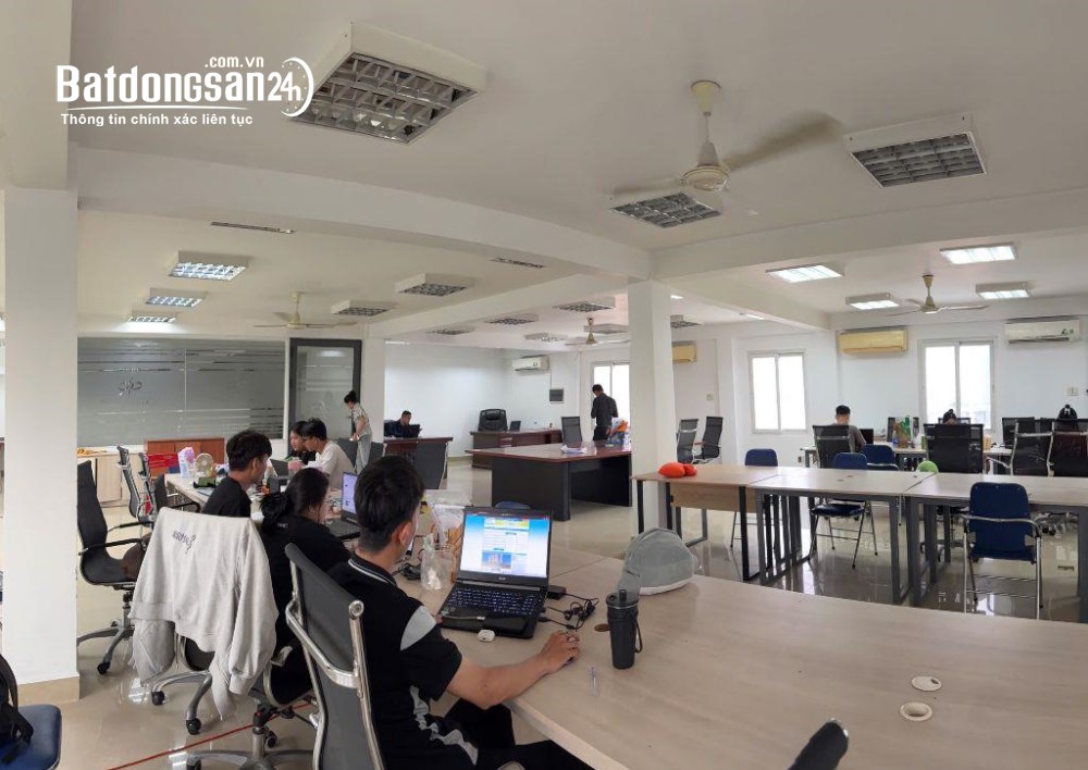 Cho thuê văn phòng Trường Sơn 176m² giá 55 triệu/tháng, gần sân bay Tân Sơn Nhất.
