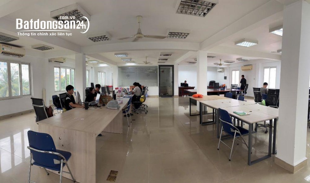 Cho thuê văn phòng Trường Sơn 176m² giá 55 triệu/tháng, gần sân bay Tân Sơn Nhất.