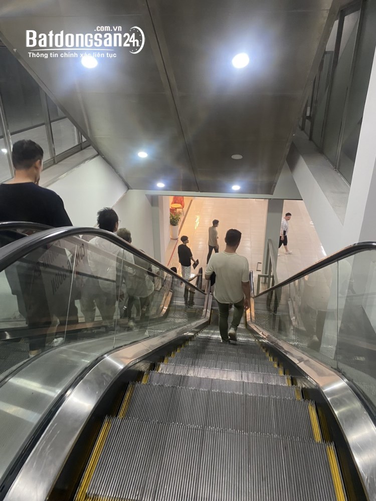 Cho thuê văn phòng Mipec Tower 500m², trung tâm Đống Đa, đầy đủ tiện ích.