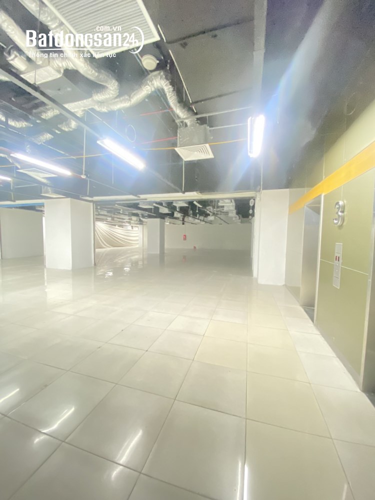 Cho thuê văn phòng Mipec Tower 500m², trung tâm Đống Đa, đầy đủ tiện ích.