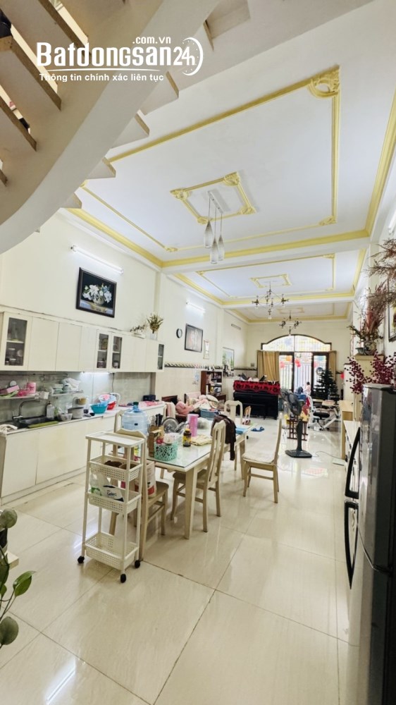 Nhà Đầm Sen 106m² 3 tầng, hẻm nhựa 6m, sổ Hồng, hoàn công đầy đủ, chỉ 13 tỷ.