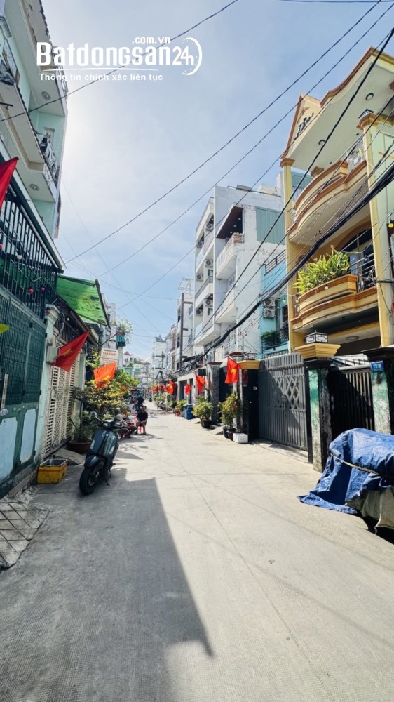 Nhà Đầm Sen 106m² 3 tầng, hẻm nhựa 6m, sổ Hồng, hoàn công đầy đủ, chỉ 13 tỷ.