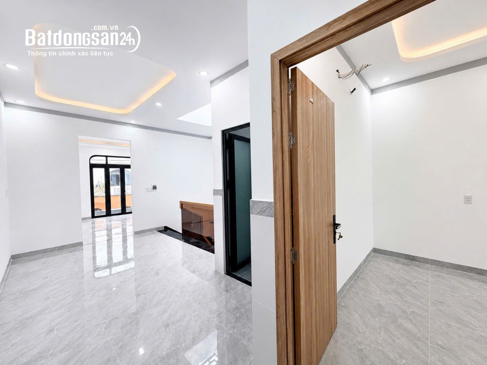 Bán nhà Hoàng Minh Chánh, Phường Biên Hòa, 5x20m, 4 phòng ngủ, có phòng xông hơi.