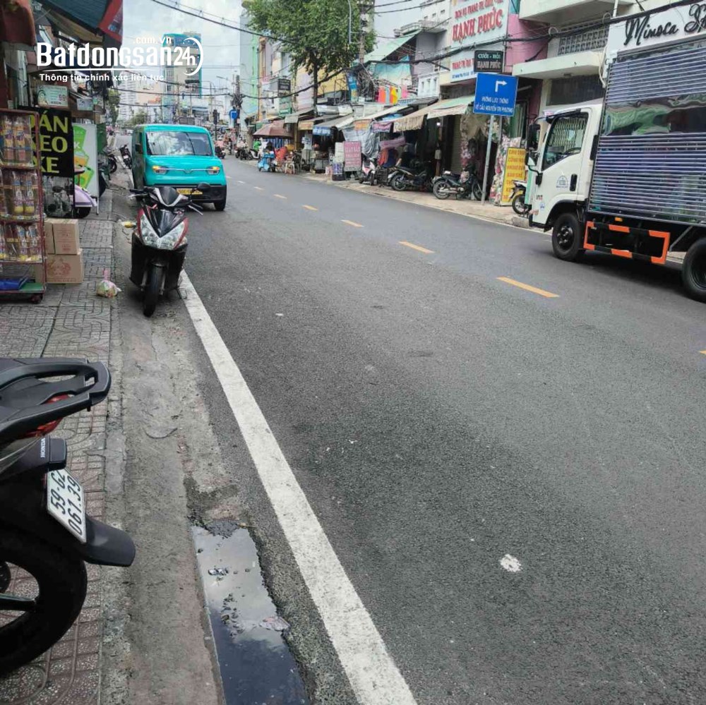 Bán nhà Hưng Phú, Quận 8, DT3,4m x 14m, giá hơn 8 tỷ, sổ hồng riêng, hoàn công.