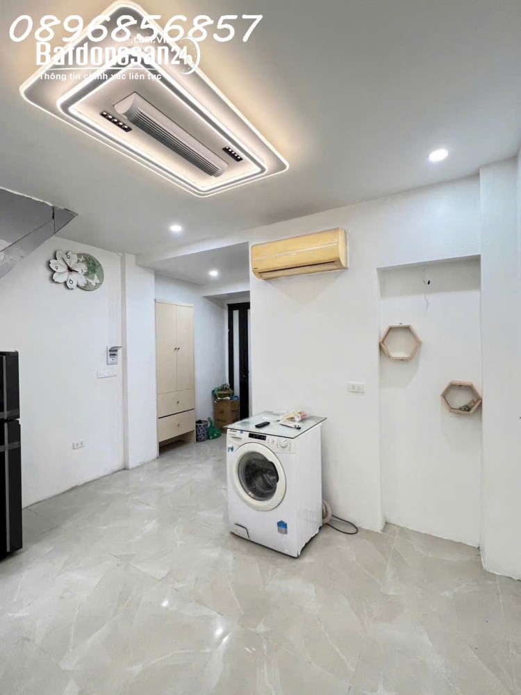 Cho thuê nhà Ngõ Phất Lộc 3 tầng, nội thất mới 100%, giá 13 triệu/tháng.